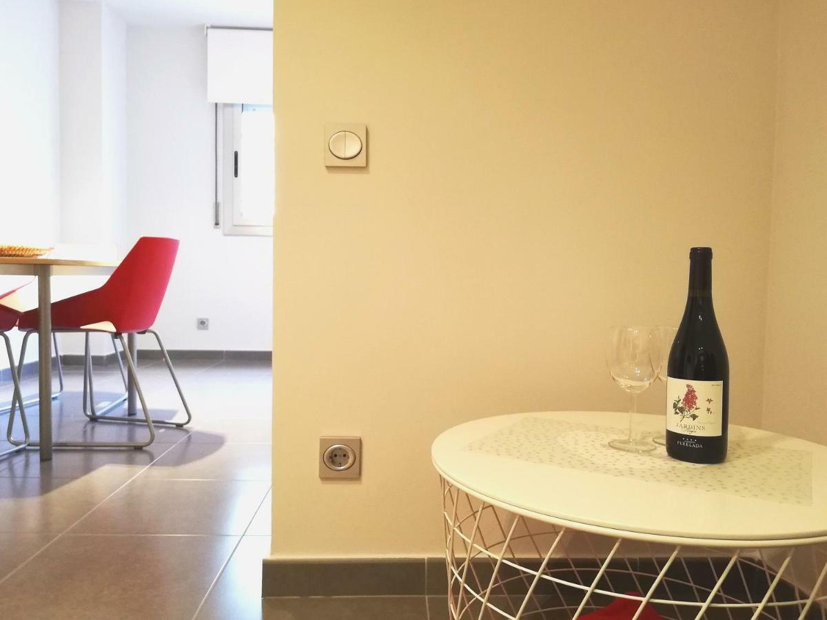Mazi Apartments Nest Mataro Luaran gambar